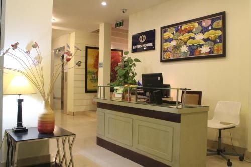 โลตัสเฮาส์ (Lotus House)0