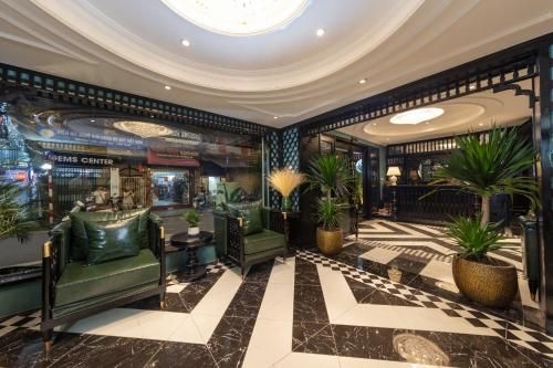 Madelise Central Hotel & Travel0