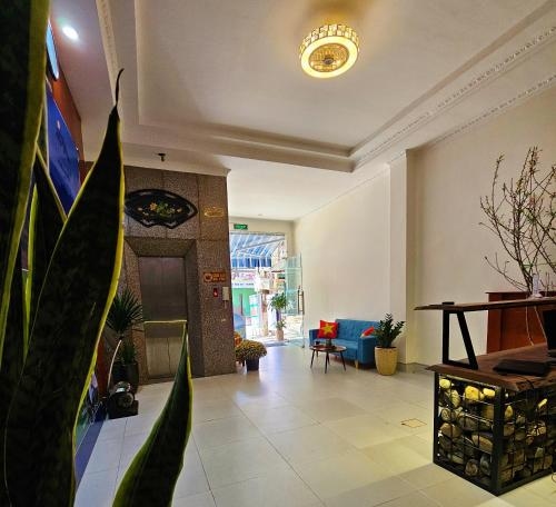 ฟรอนเทียร์ โฮสเทล แอนด์ ทัวร์ส (Frontier Hostel & Tours)1