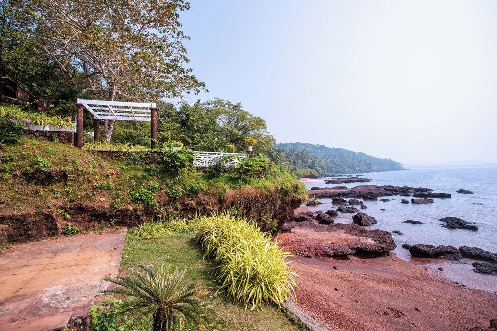 Stone Water Eco Resort1