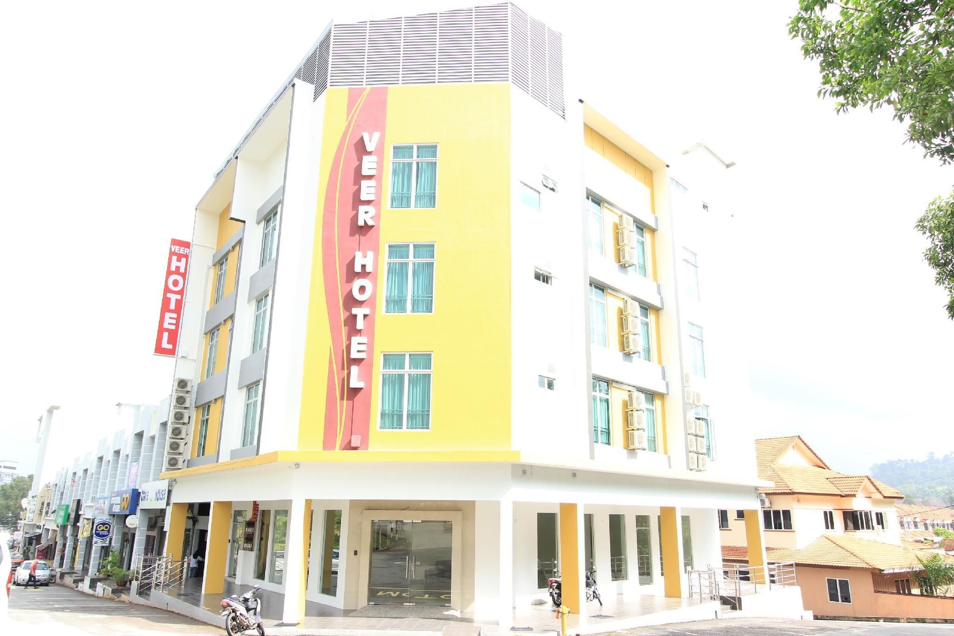 Veer Hotel0
