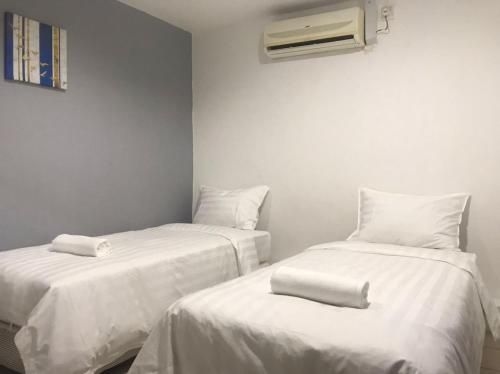 Hotel Seroja1