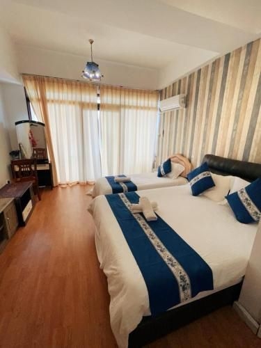 Riverbank suites waterfront 4082