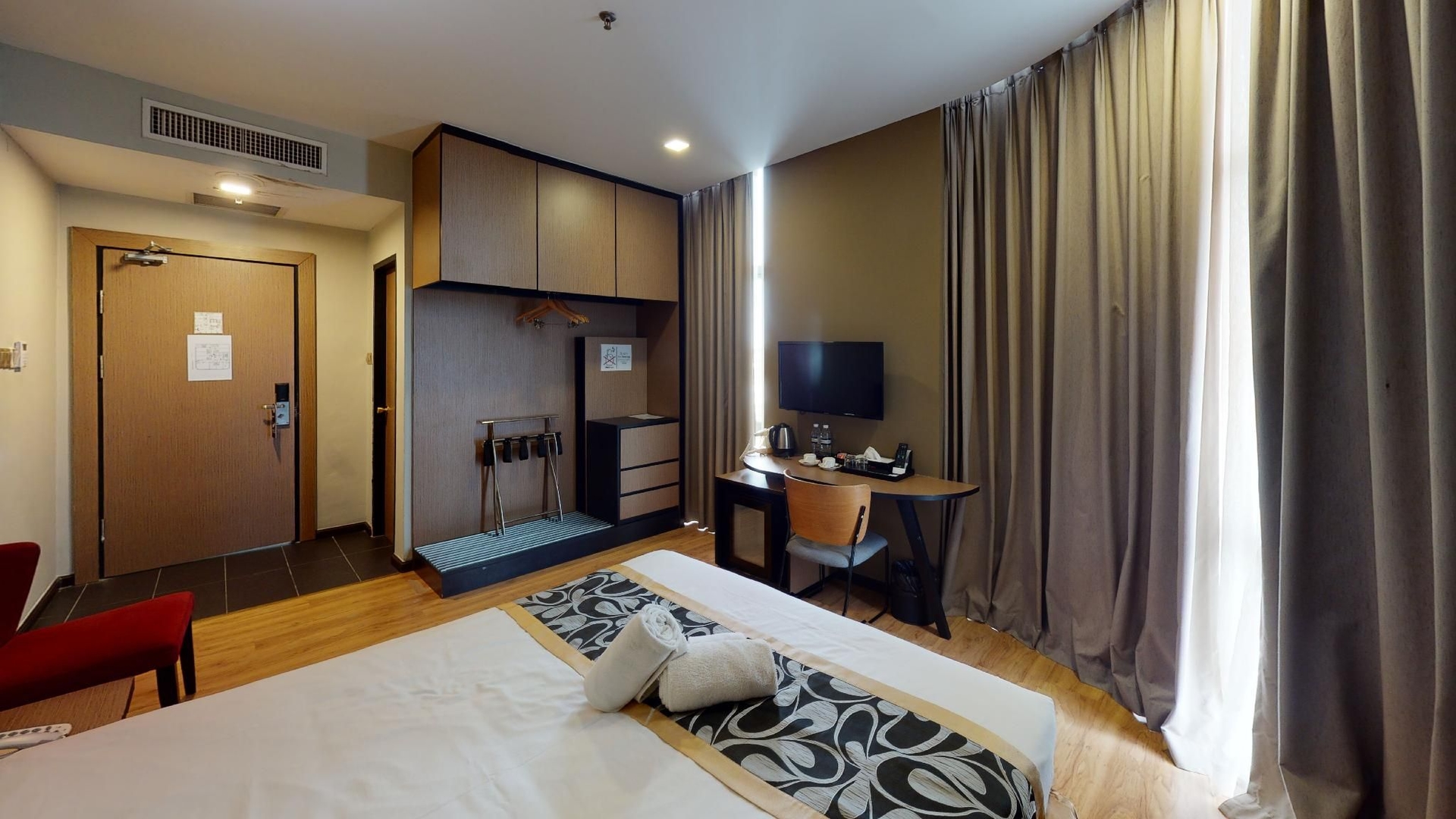 Roxy Hotel & Apartments2