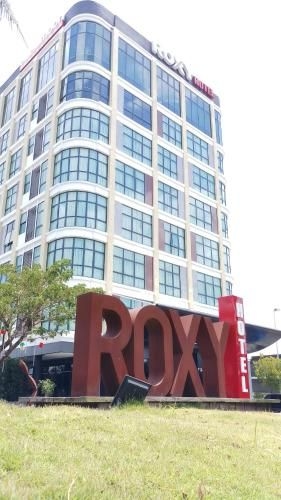 Roxy Hotel & Apartments0