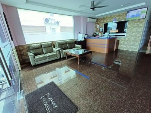Lavender Riverside Hotel1