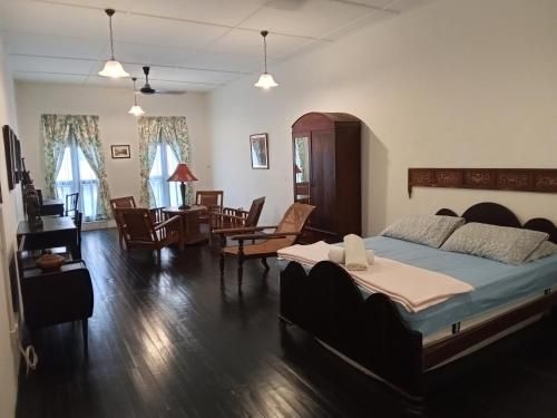 Colin's Place3