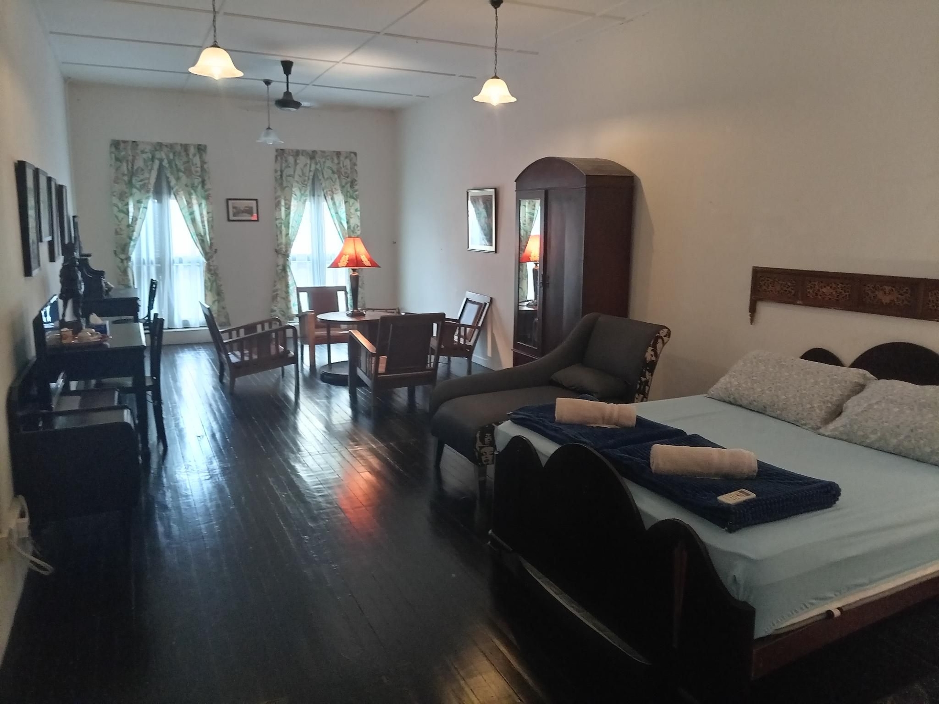 Colin's Place4