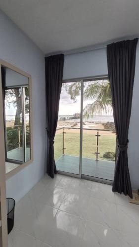 River Side Chalet Tioman1