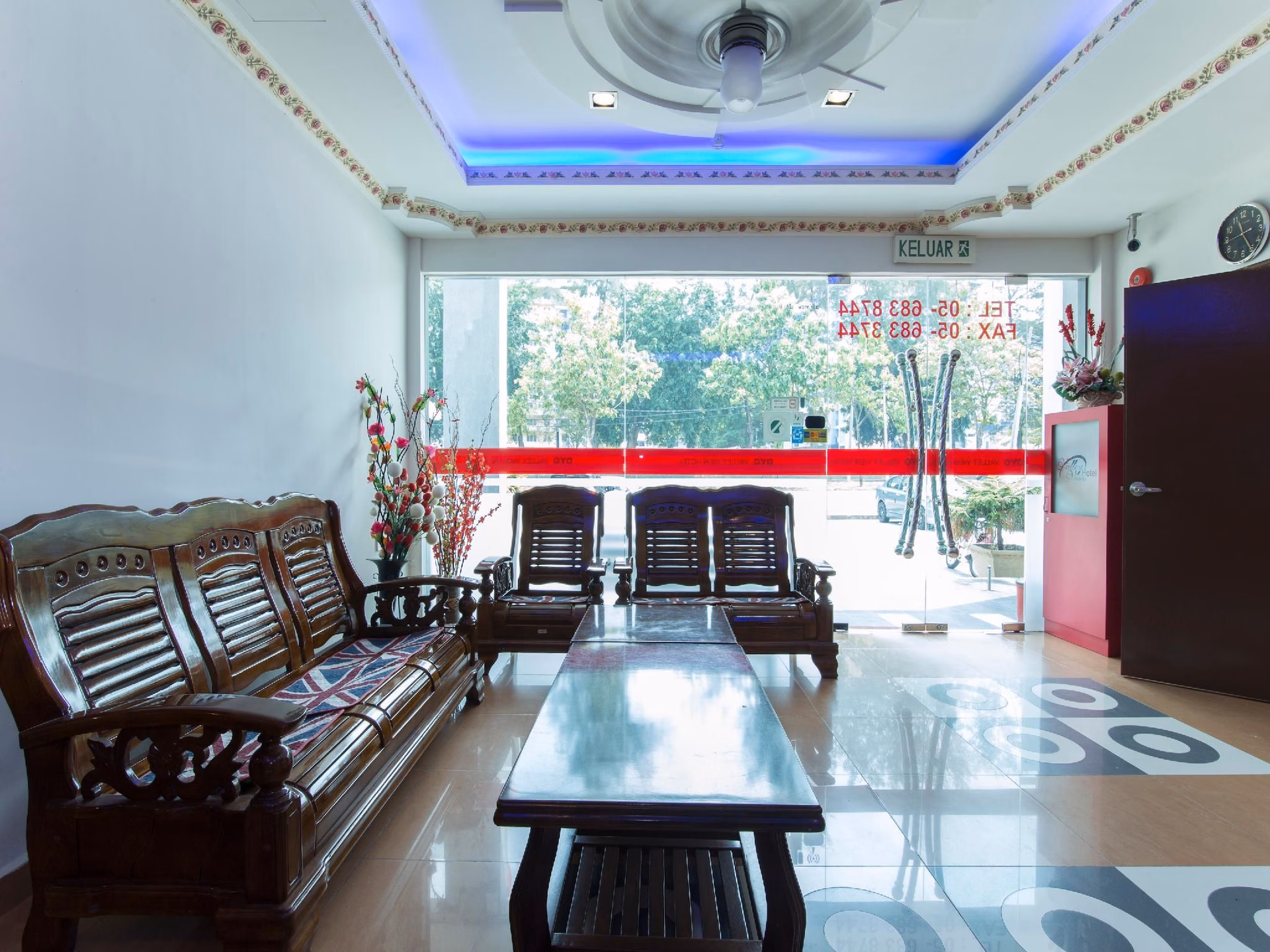 Valley View Hotel1