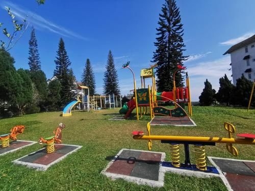ลิตเติล อิงแลนด์ บีทรี ซิลเวอร์พาร์ค (Little England B3 (Silverpark))1
