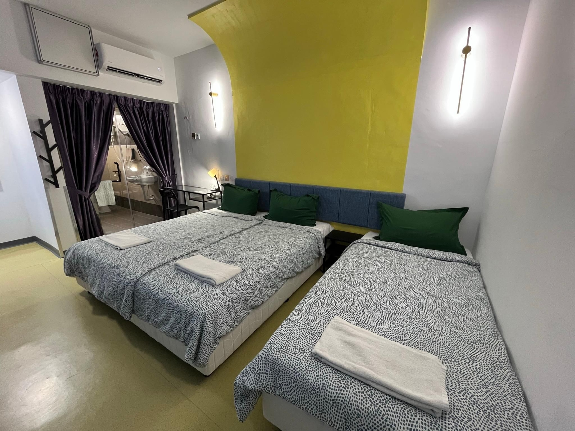 ไนจ์ แอลเลย์ โฮเทล (Knight Alley Hotel)2