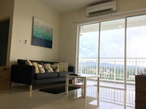 Spacious Comfortable Pool View Condo2