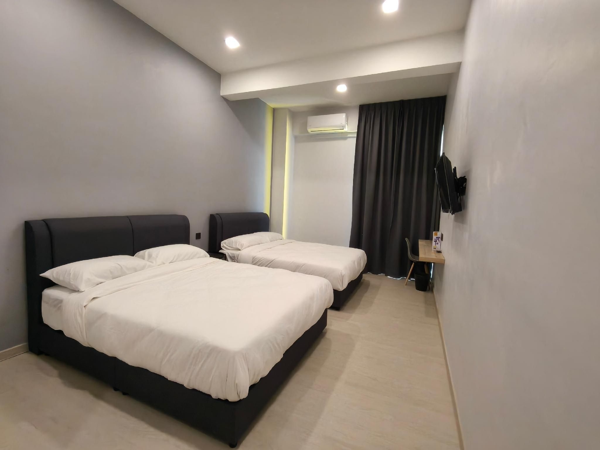 ROOM 2 U Hostel & Guest House2