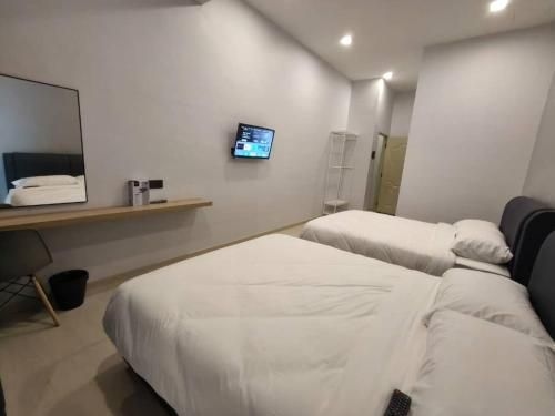 ROOM 2 U Hostel & Guest House1