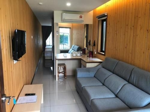 Kluang Container Hotel3