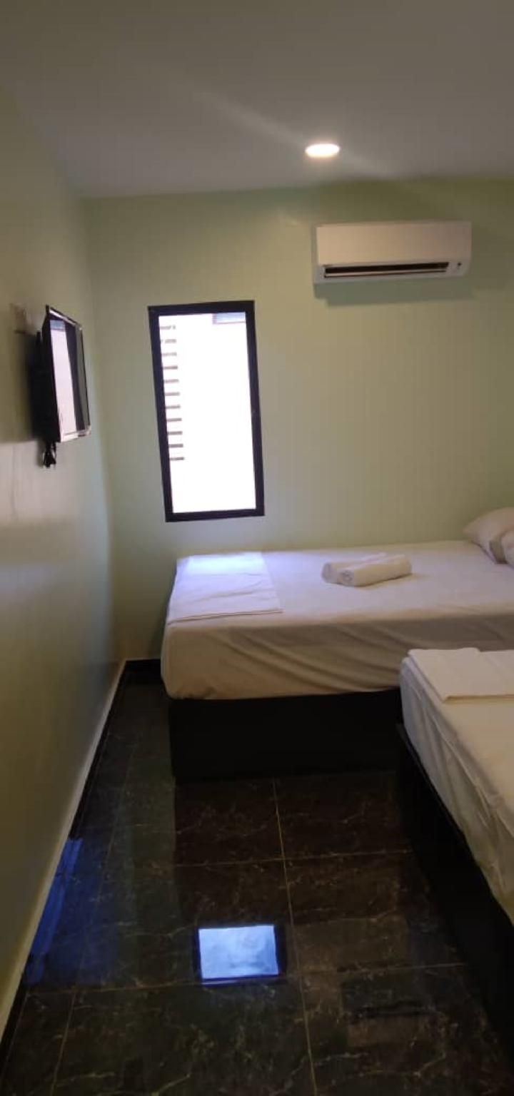 Super OYO 90445 Th Hotel2