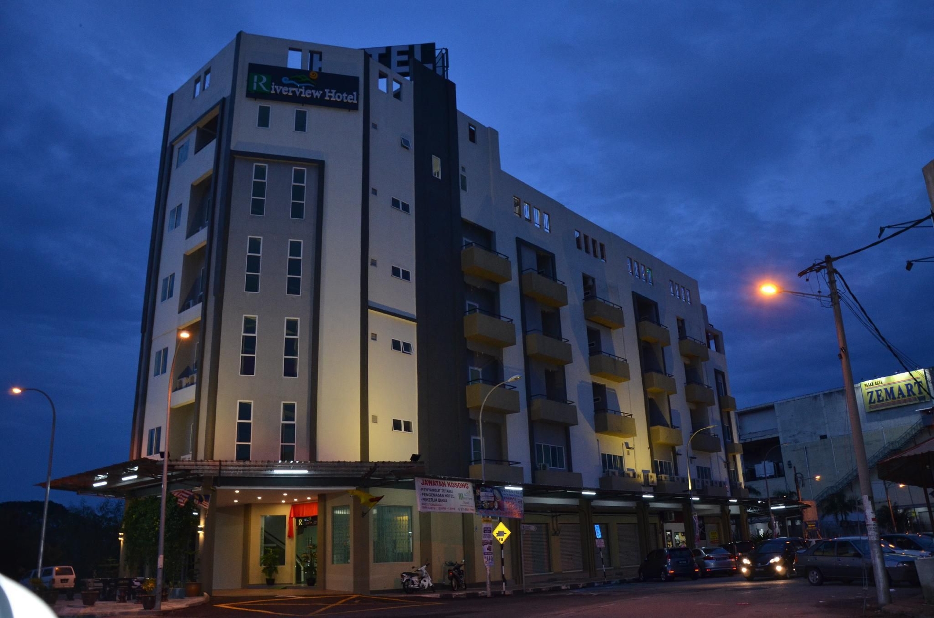 Riverview Hotel0