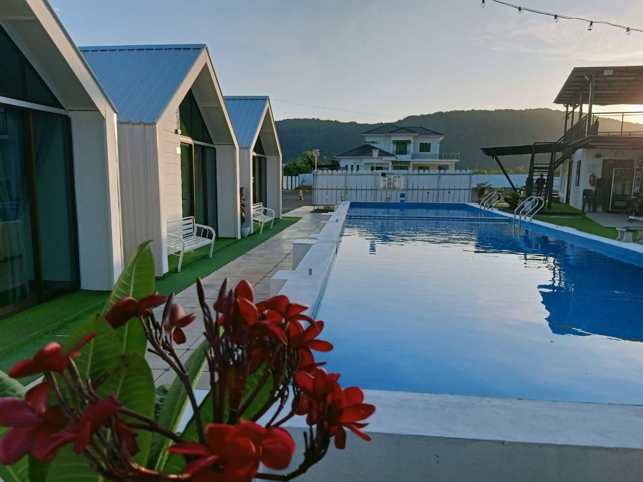 The White Houze • Cottage • Pool • Spa0