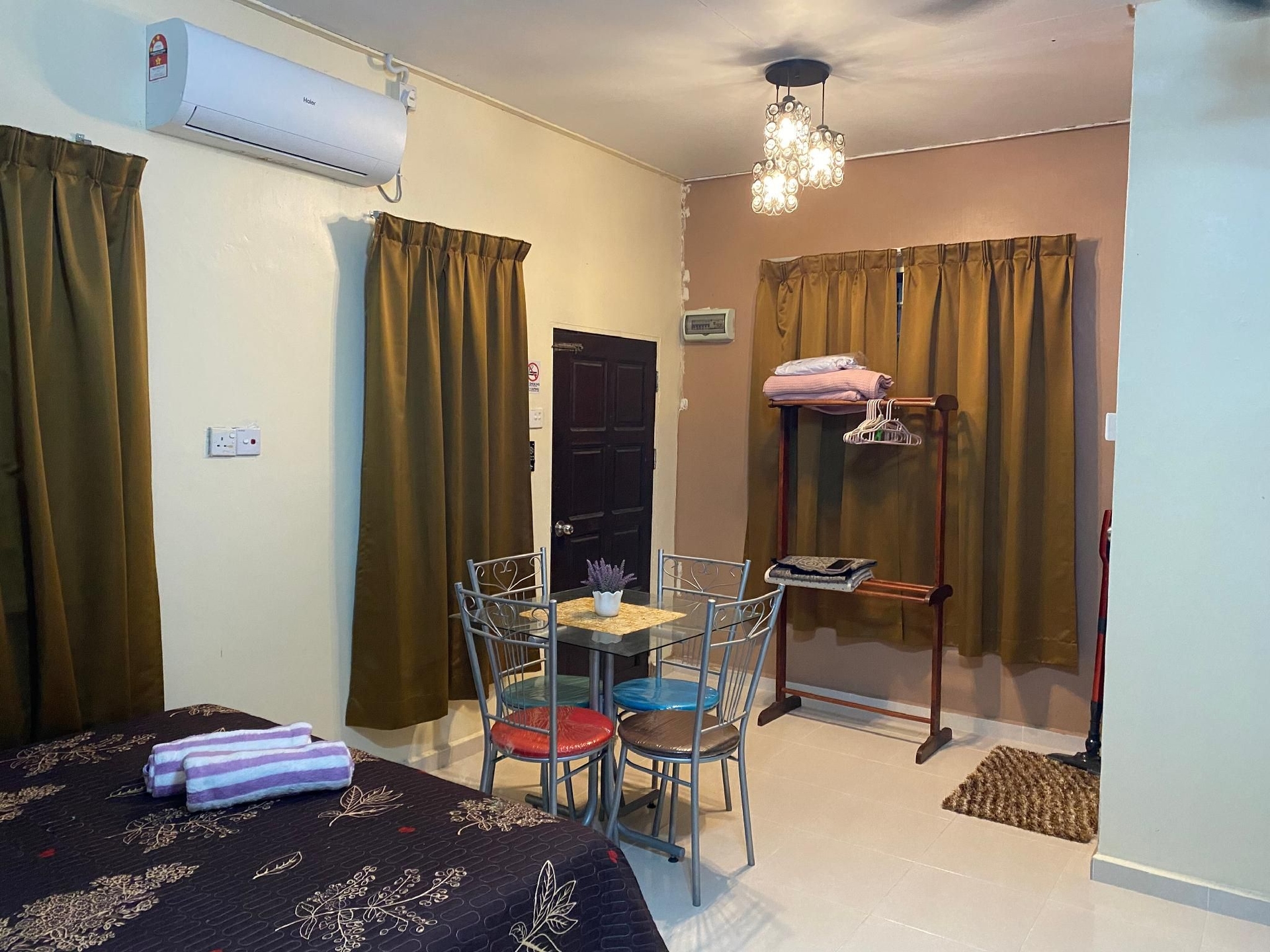 1 ห้องนอน 1 ห้องน้ำส่วนตัว ขนาด  ตร.ม. – เกมามัน (Roomstay / Bilik Rehat Keluarga)4