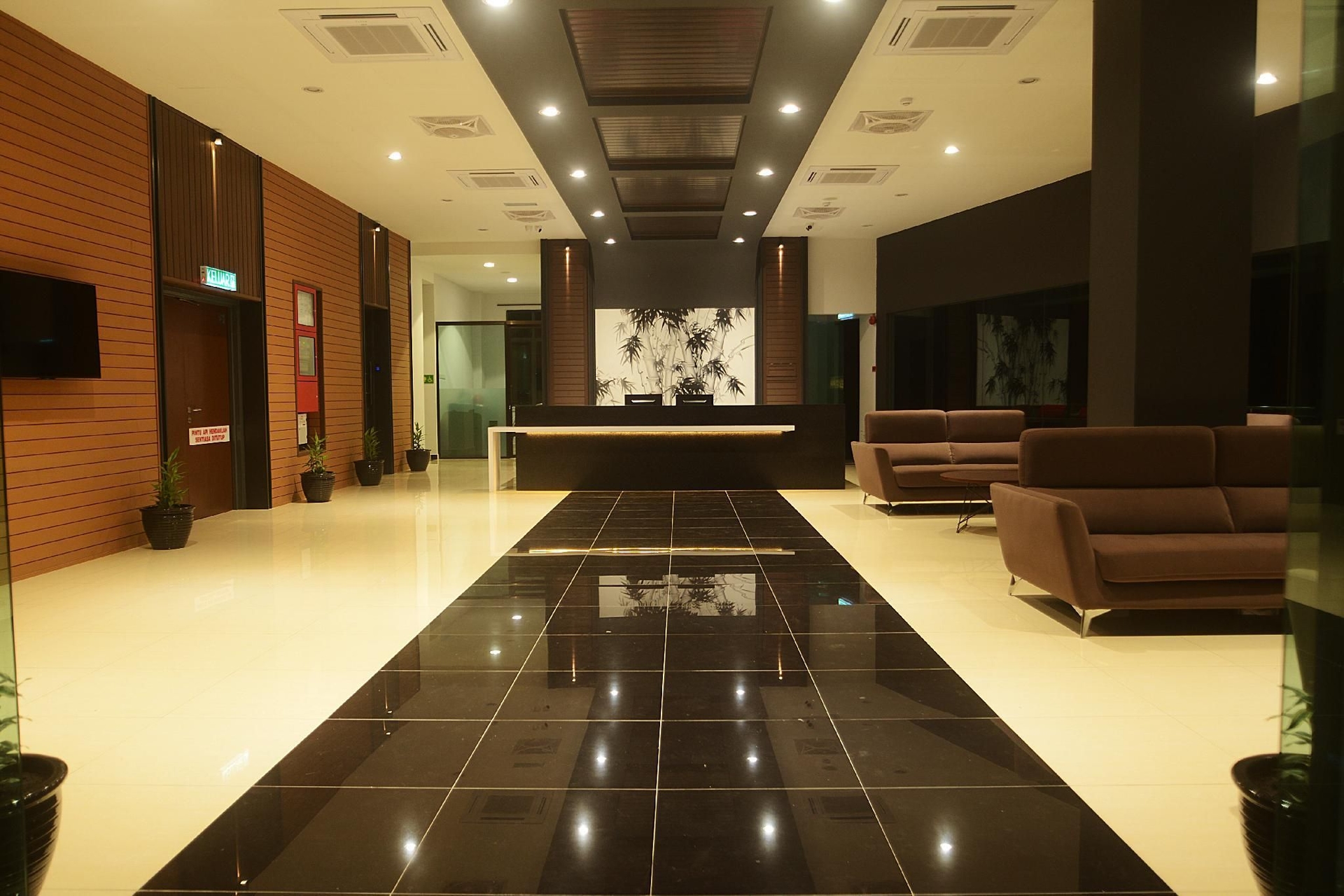 Star-Well Hotel1