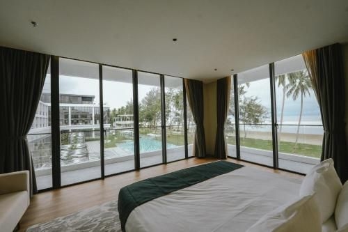 Roxy Beach Resort2