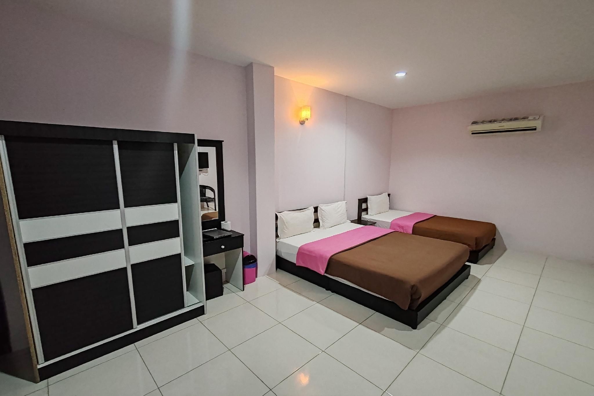 โรงแรม กวง หัว (Hotel Kuang Hua)1