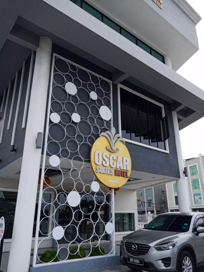 OSCAR SUITES HOTEL0
