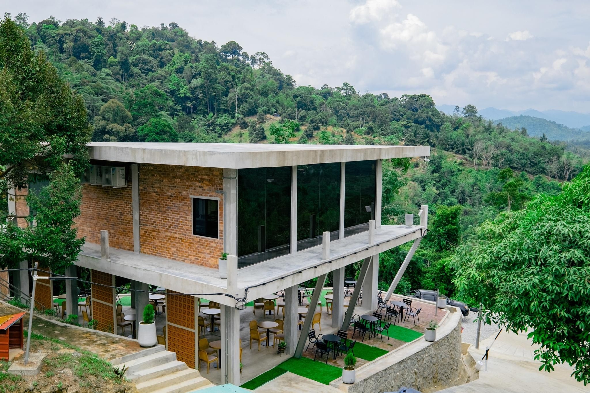 Hillcrest Dawn, Bentong1