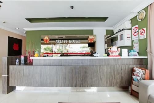 เซจาติโฮเทล (Sejati Hotel)1
