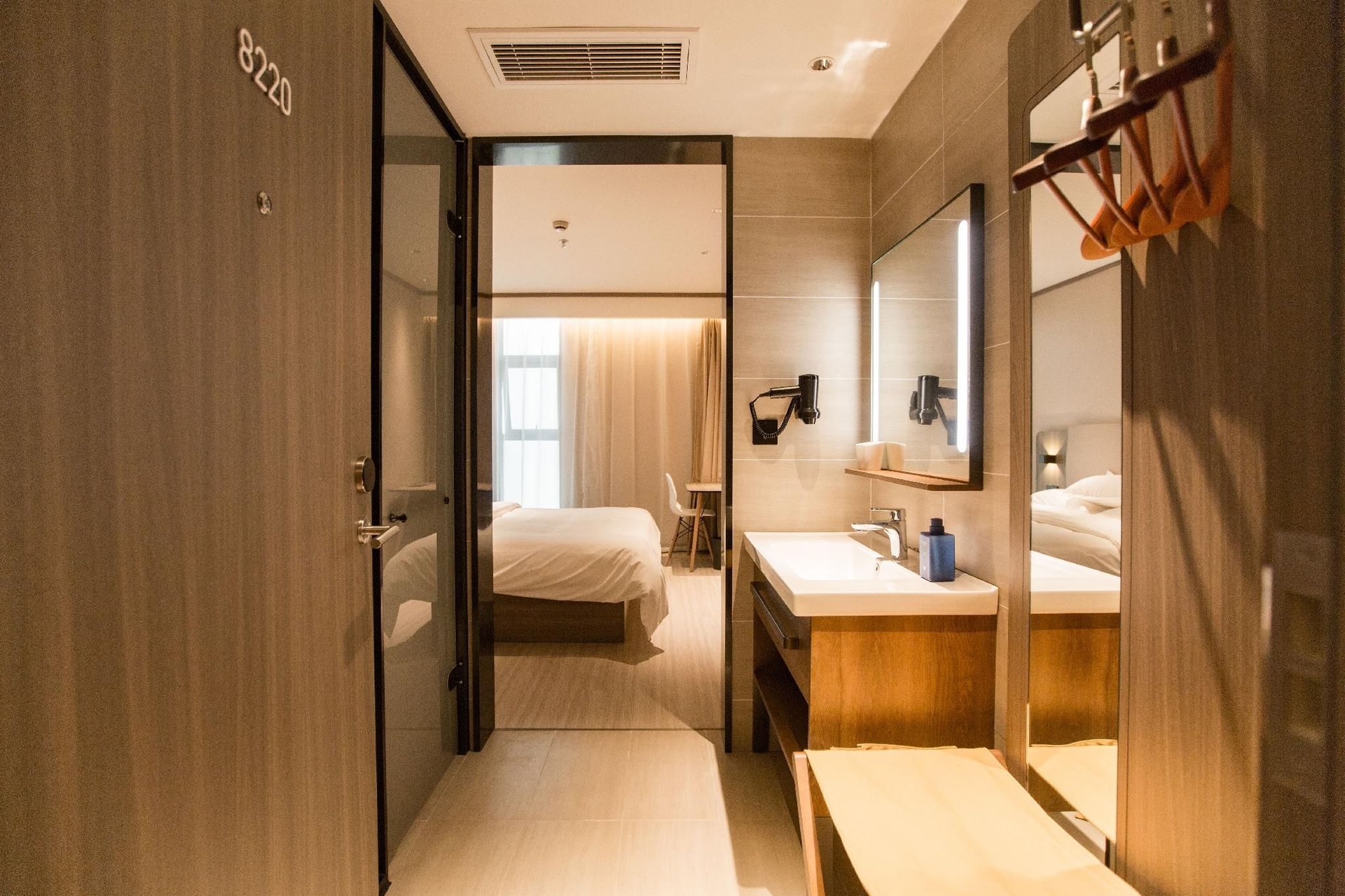 Hanting Hotel Shanghai Qingpu Oriental Commercial Building1