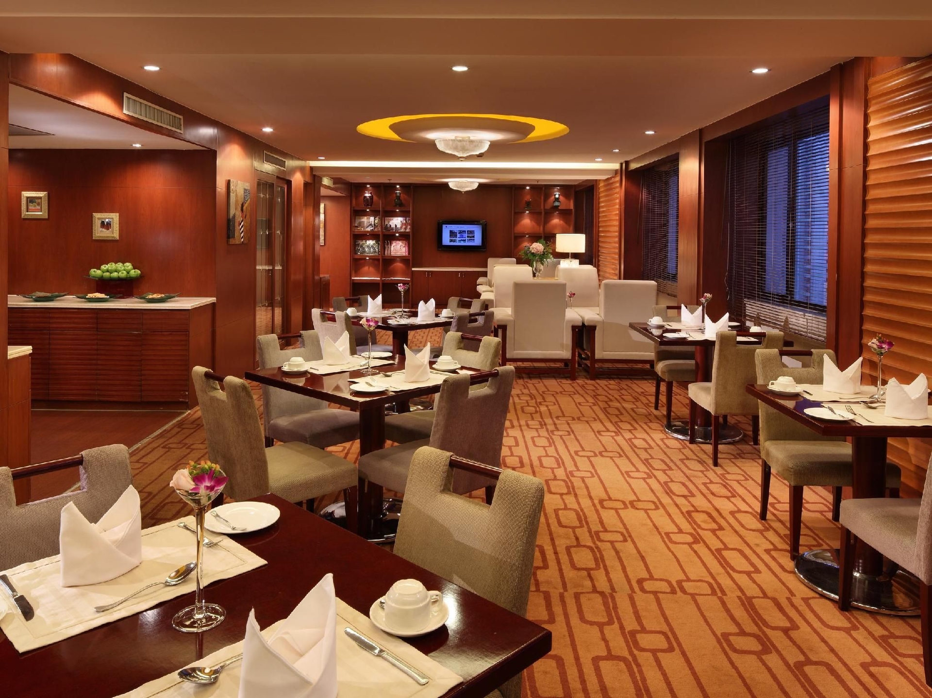 โรงแรมเซี่ยงไฮ้ (Shanghai Hotel)1