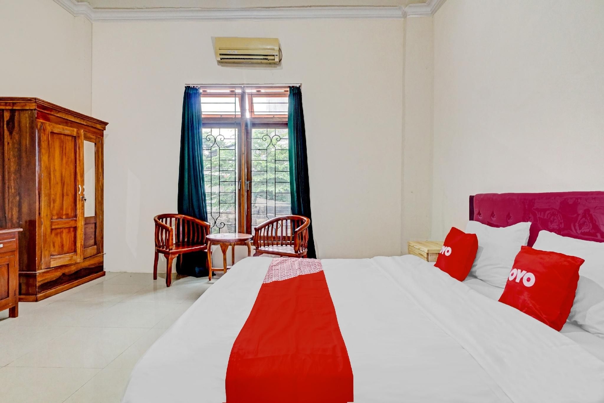 OYO 90544 Grand Redisa1