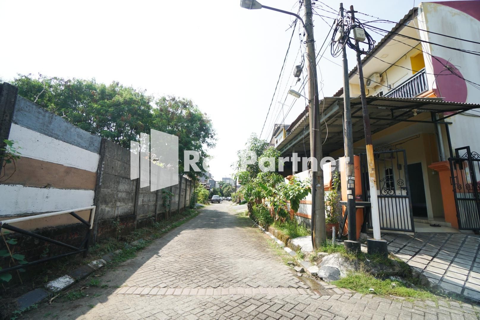Mahkota Sivali near Soekarno Hatta Airport Mitra RedDoorz1