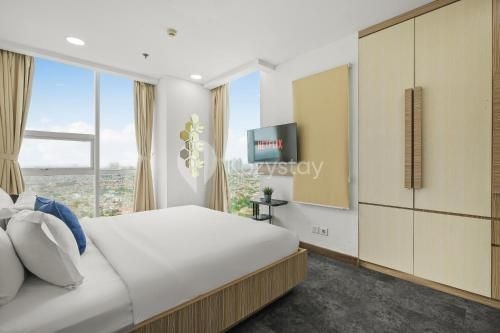 Meadow by Kozystay | Newly Renovated | Kebon Jeruk1