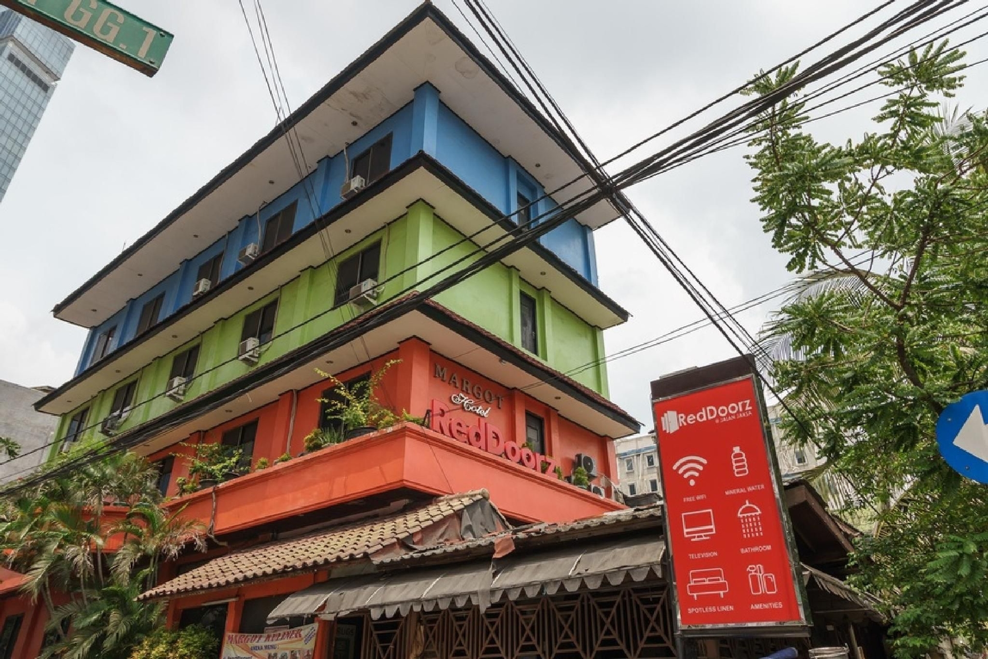 เรดดอร์ซ แอท จาลัน จักซา (RedDoorz @ Jalan Jaksa)0