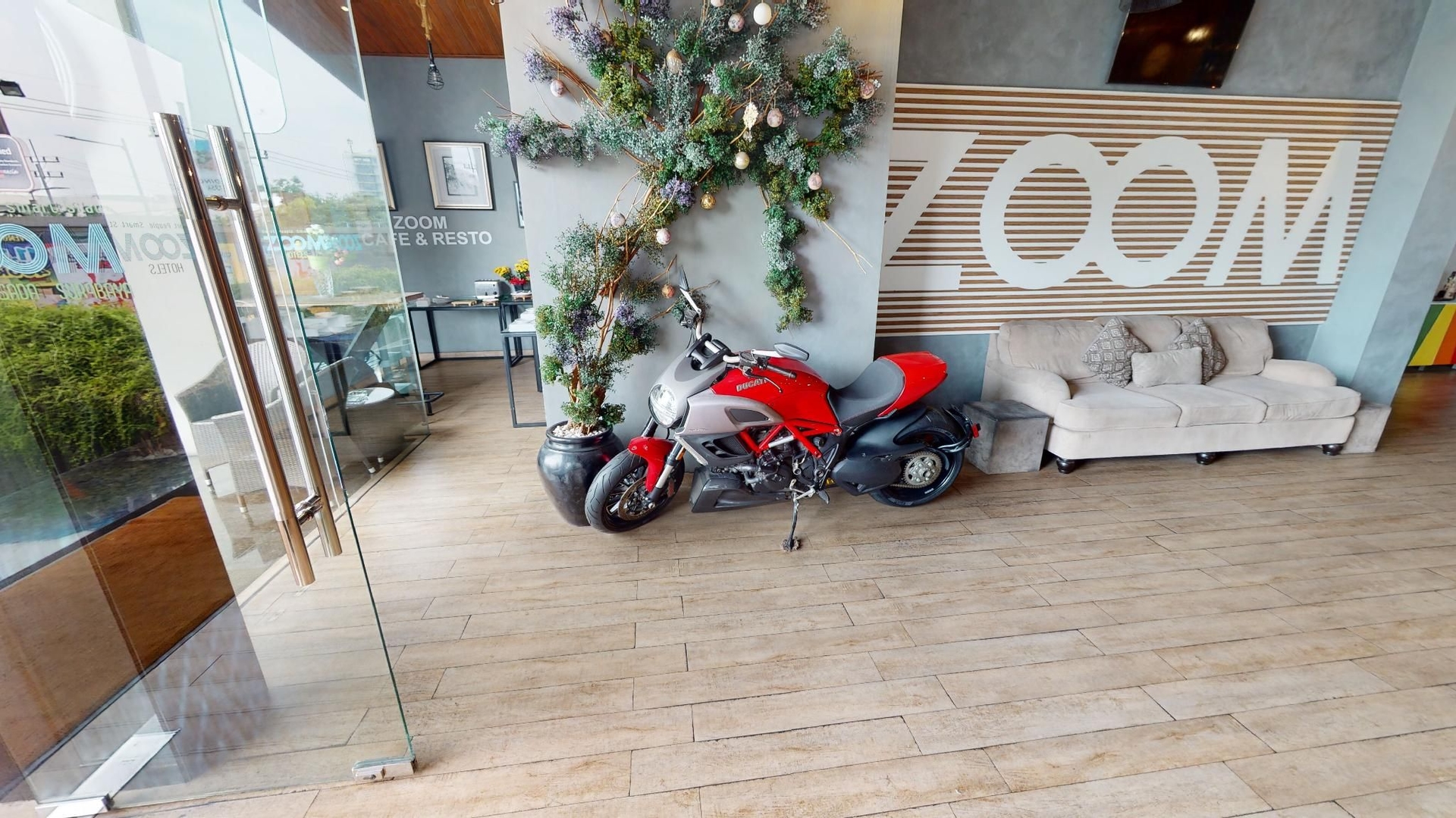 Zoom Dharmahusada Hotel4