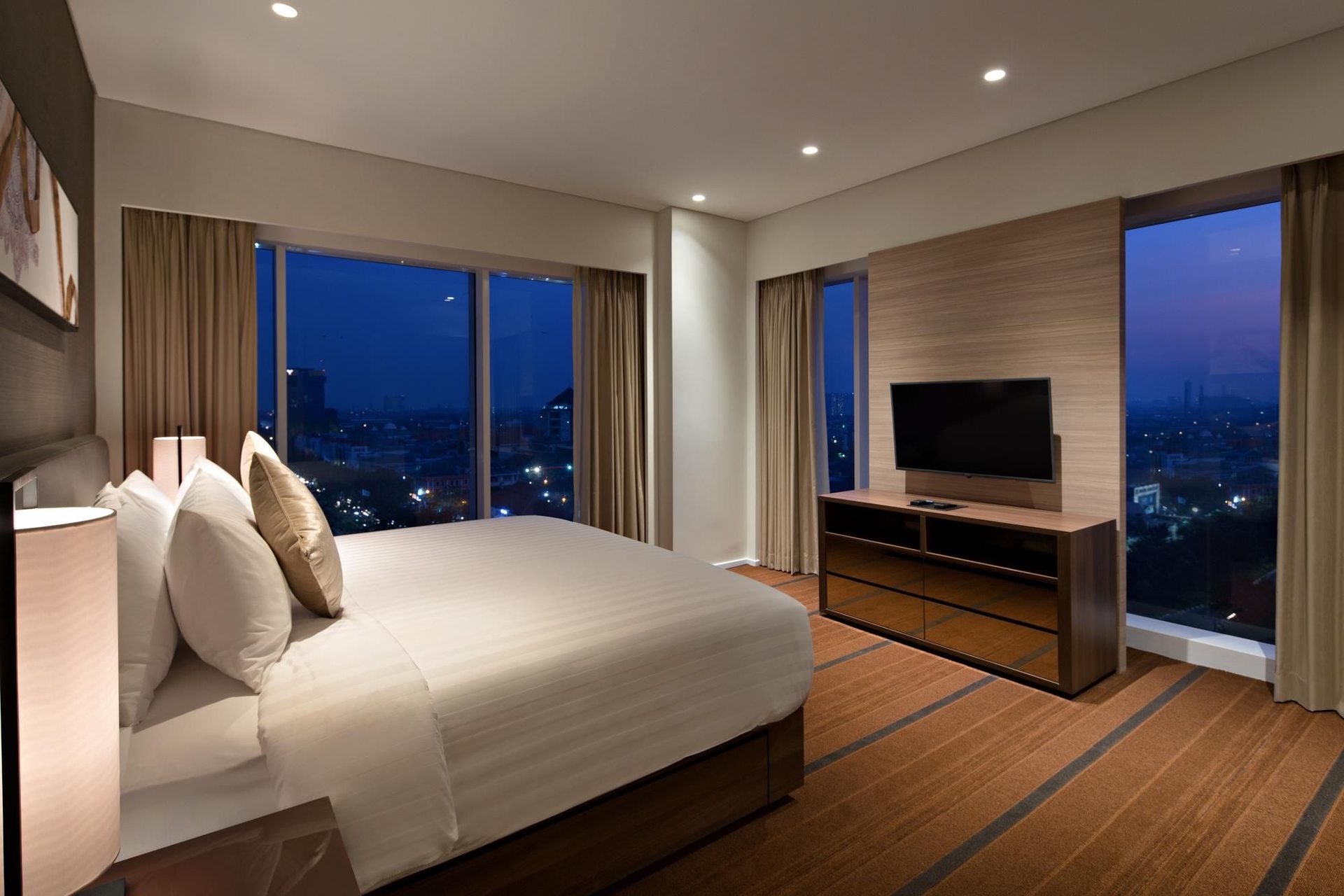 Oakwood Hotel & Residence Surabaya4