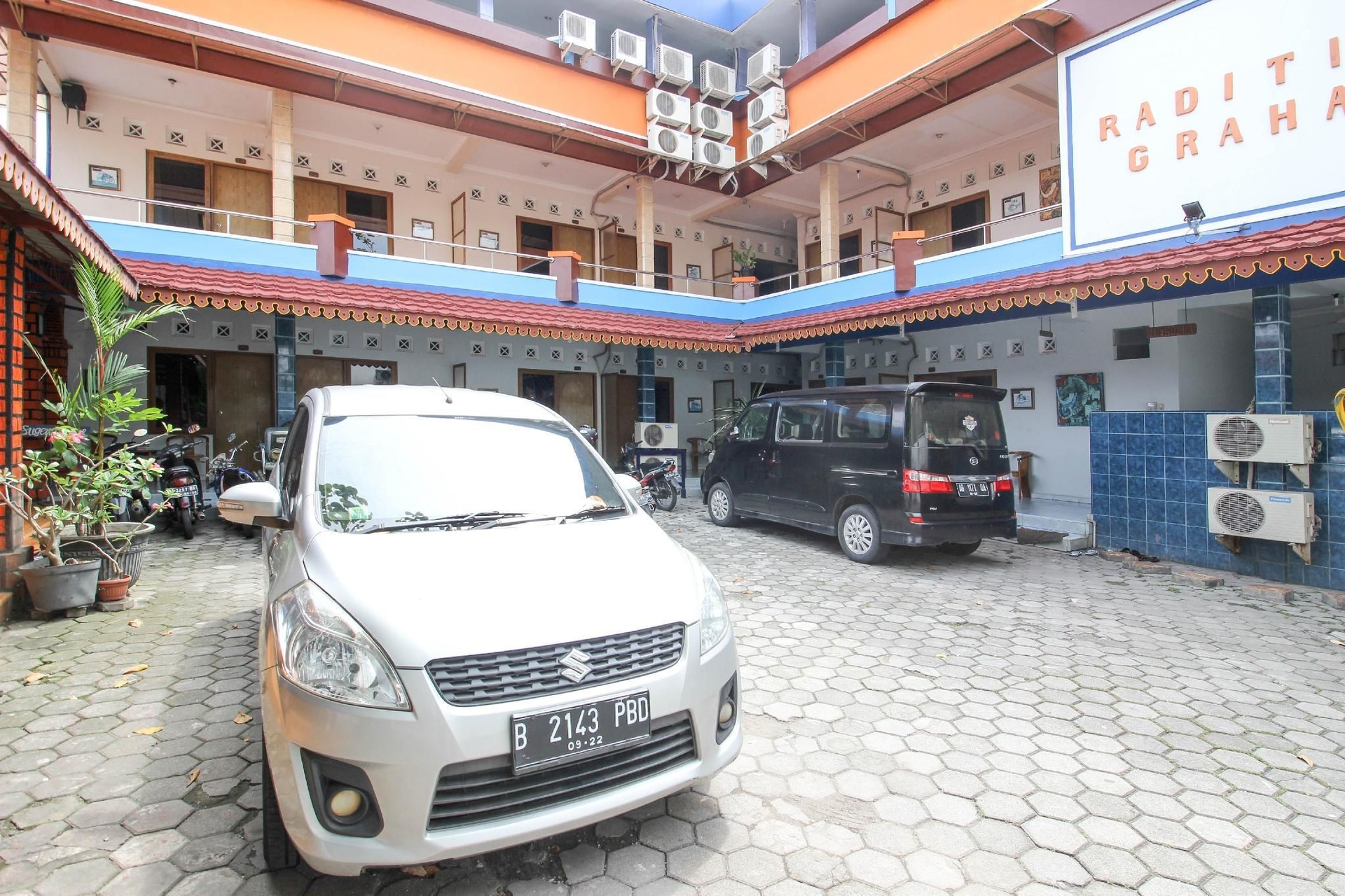 RedDoorz Syariah @ Jalan Menteri Supeno1