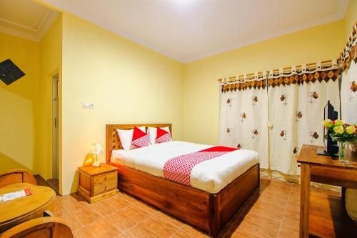 OYO 2047 Opak Village Bed & Breakfast3