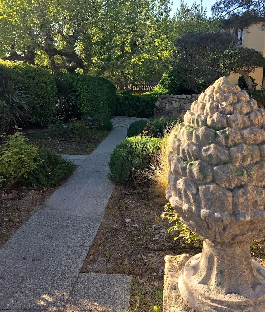 La Bastide De Cabries2