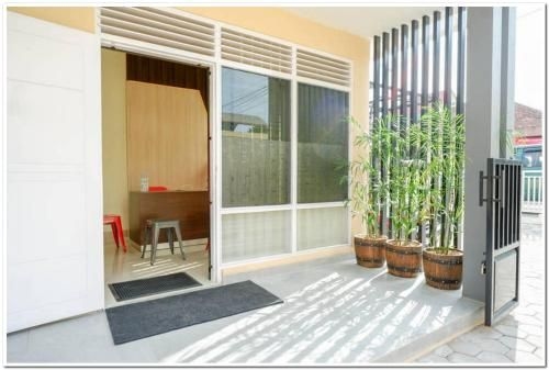 RedDoorz near Gejayan 30