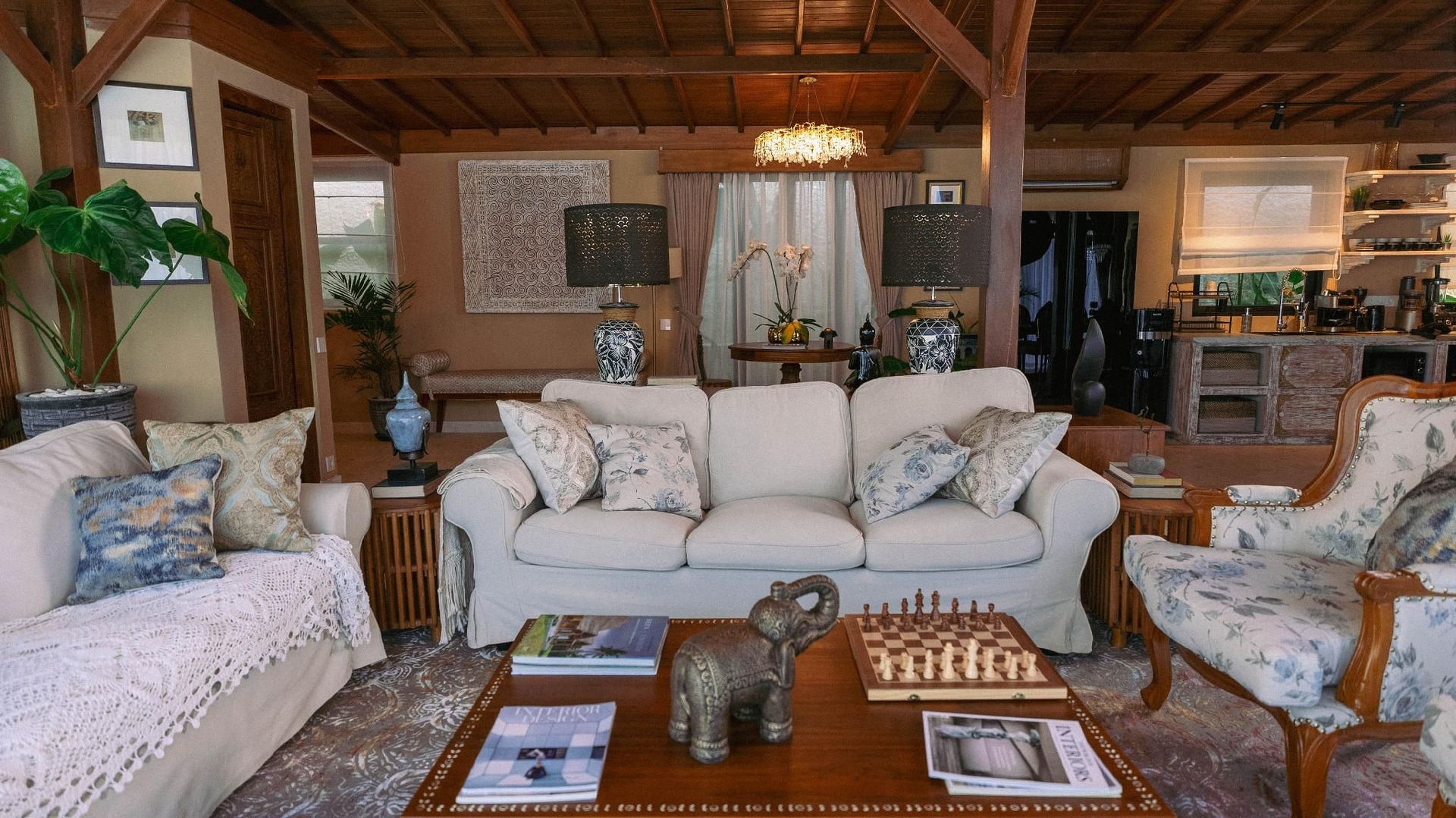 อพาร์ตเมนต์ 4 ห้องนอน 4 ห้องน้ำส่วนตัว ขนาด 330 ตร.ม. – จิมบาราน (Arakana Villa)1