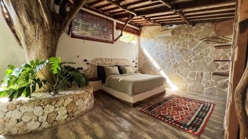 Roots Tree House1