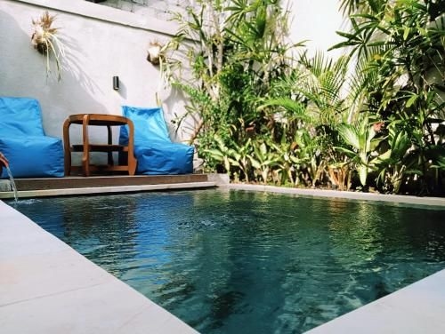 Ngesil Private Joglo & Pool1
