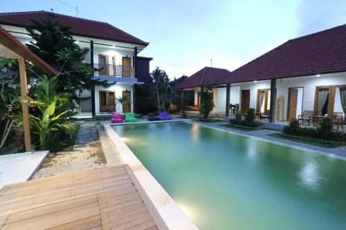 กรีน ปาปายา เฮาส์ (Green Papaya House)1