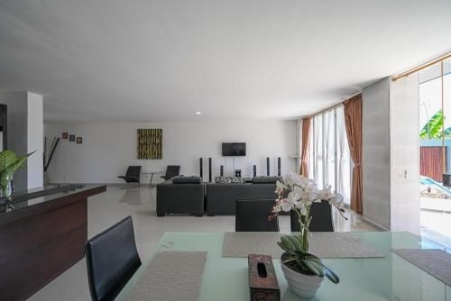 Tresna Villa 71