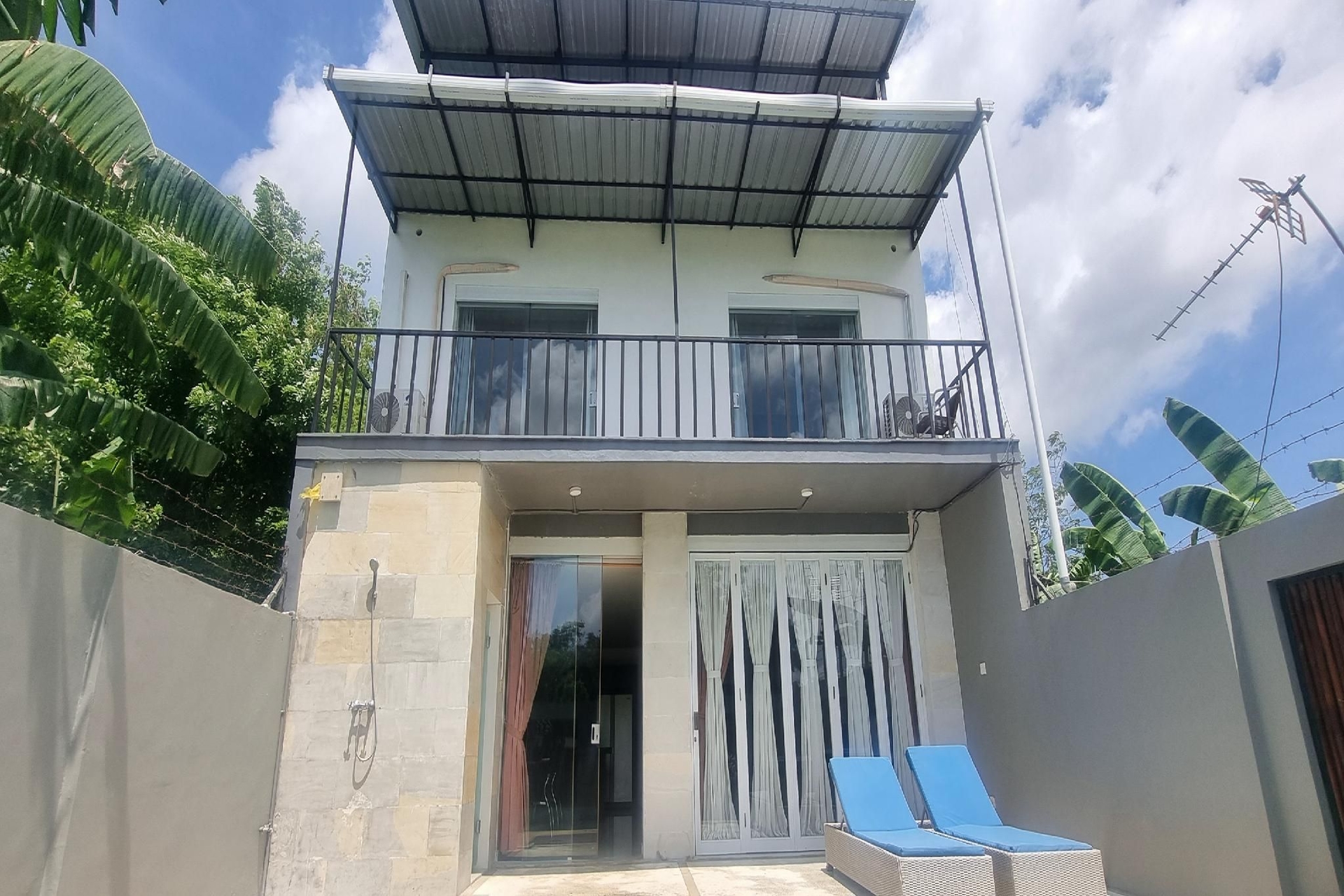Tresna Villa 70