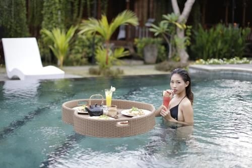Moson Villa Legian3