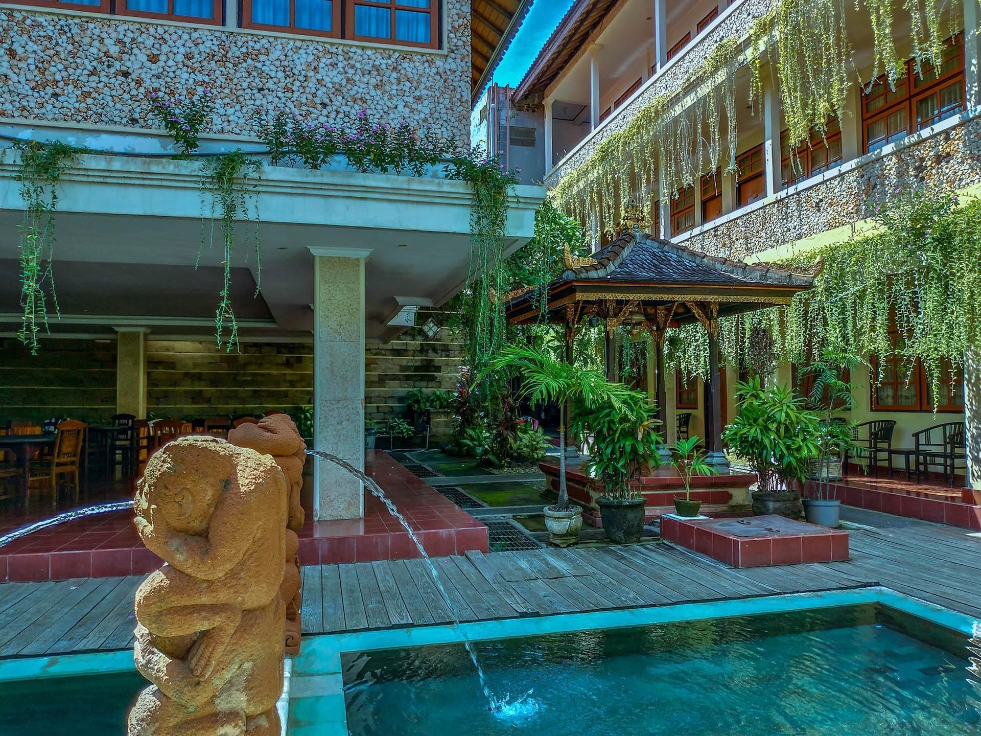 โรงแรมจาตูร์ อาดี ปุตรา (Catur Adi Putra Hotel)1